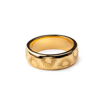 Load image into Gallery viewer, Chunky Palm Band Ring in 14K Gold Vermeil
