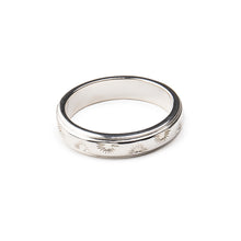 Load image into Gallery viewer, Palm Band Ring in Sterling Silver
